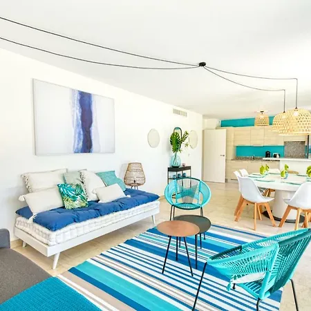 Apartment Nice With Private Garden, Pool & Parking *