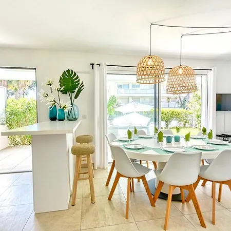 Apartment Nice With Private Garden, Pool & Parking